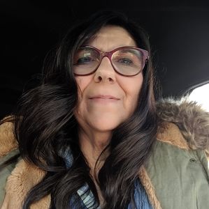 Meet your Posher, Claudia